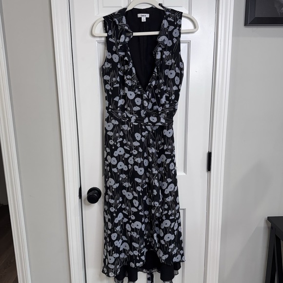 Bar III Dresses & Skirts - Bar III Floral Ruffle Maxi Dress Womens Size 6 Black White Sleeveless Belted